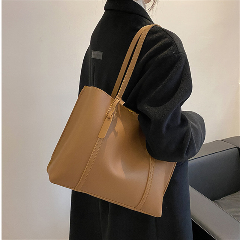 Klasyczna czarna torba typu to – Leatherwork Fasteners recenzja i cena
