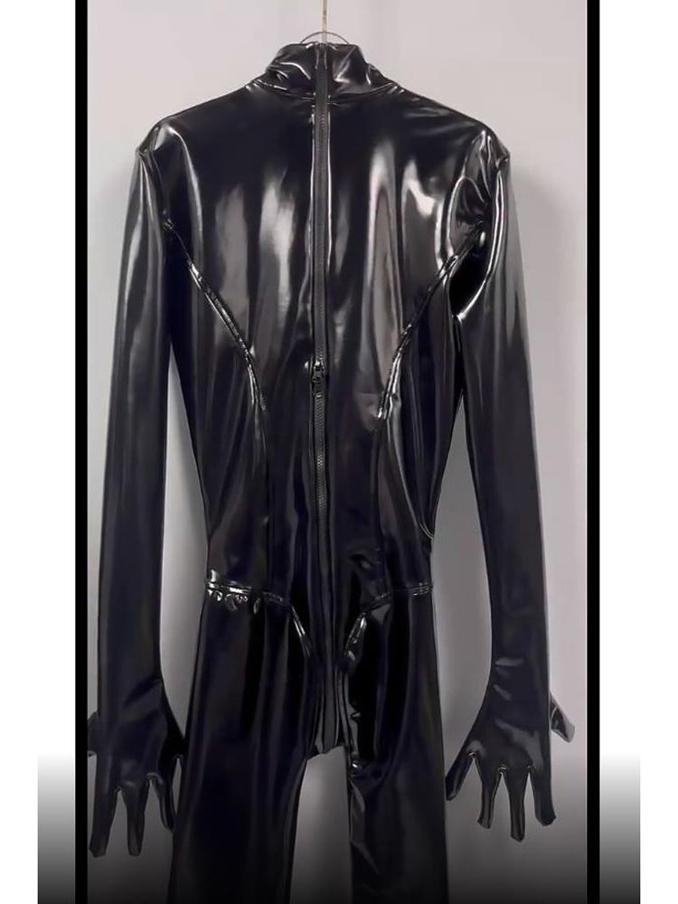 Wyglądające na mokre pcv Catsu – Leather Work Overalls recenzja i cena