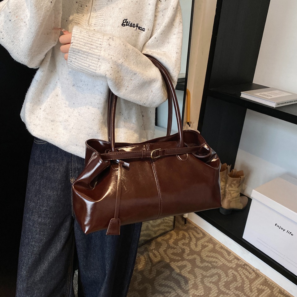 Zimowa torebka hobo z olejowan – Leather Work Handbag recenzja i cena
